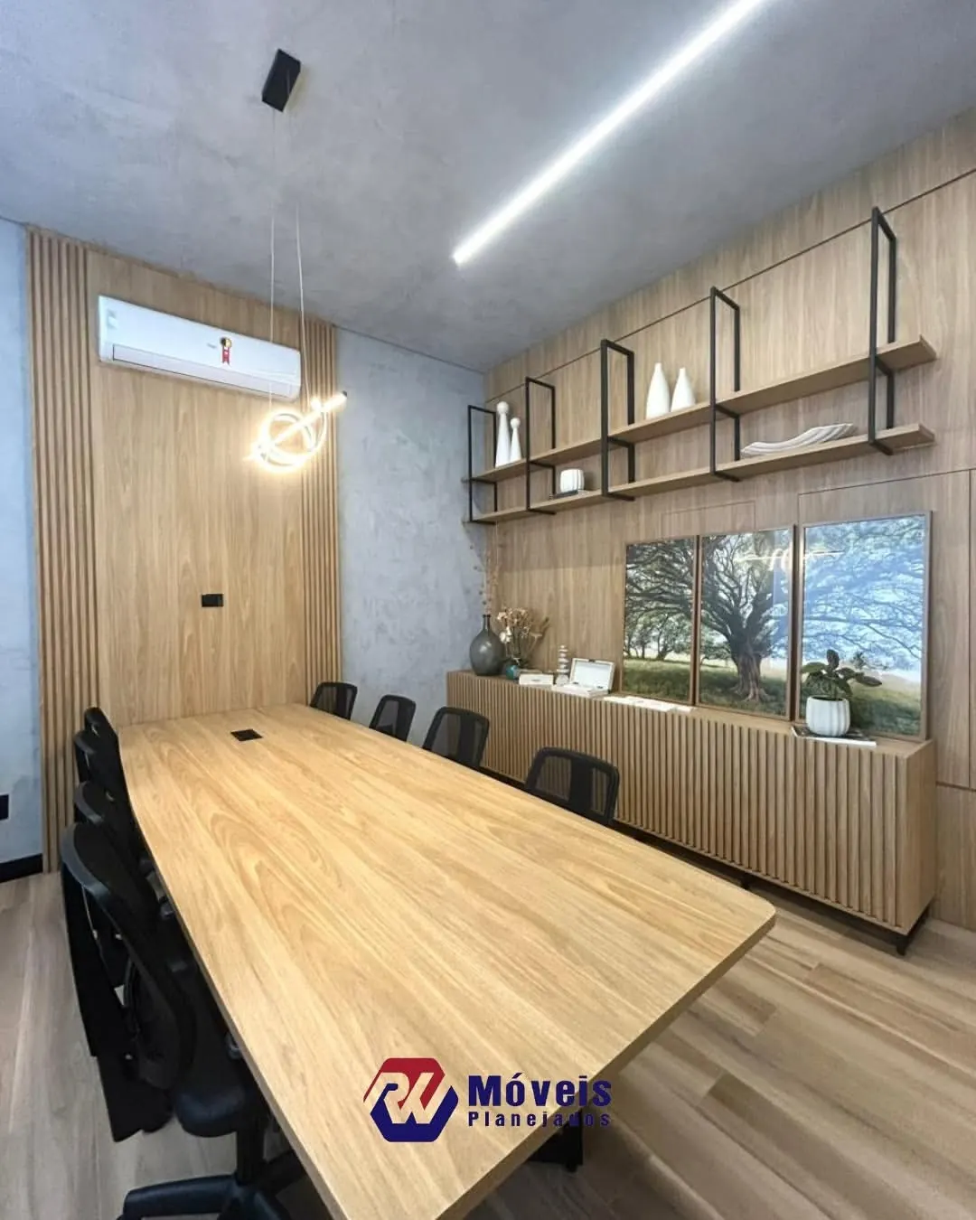Móveis corporativos planejados na obra Loja Santa Helena Design, projeto da RW Móveis Planejados, foto 3